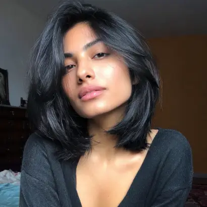 Feathered Black Shoulder-Grazing Bob